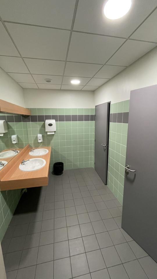 Bureau Saint-Cyr-sur-Loire 165m² Location bureau Saint-Cyr-sur-Loire Indre-et-Loire OLBUR2308101 1